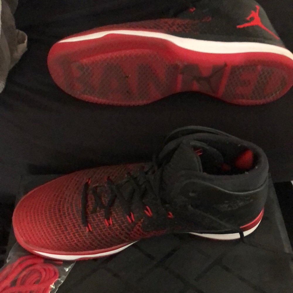 Men’s Jordan’s - Picture 4 of 8
